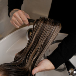 Brosse massante 2-en-1 Noire